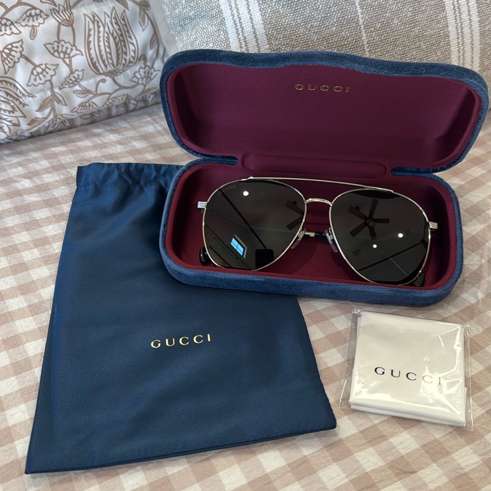Gucci Aviator Sunglasses. GUCCI / GG0969S
/Standard